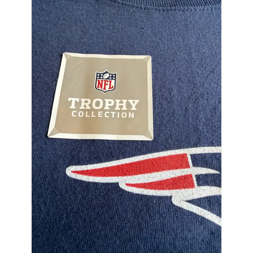 Nike T-Shirt, New England Patriots Size Large Henderson #32